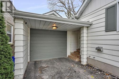 4279 South Routledge Road, London South (South V), ON - Outdoor With Exterior