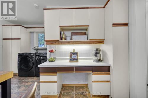 4279 South Routledge Road, London South (South V), ON - Indoor Photo Showing Laundry Room
