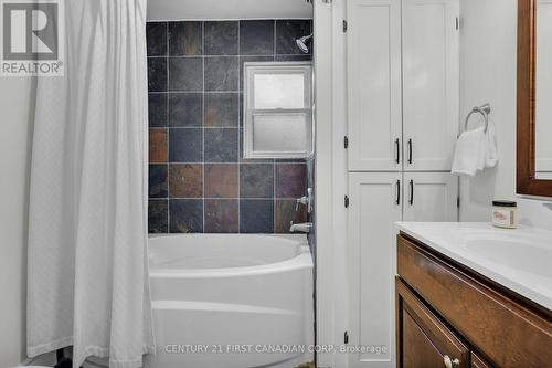 4279 South Routledge Road, London South (South V), ON - Indoor Photo Showing Bathroom