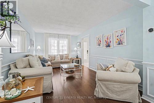 1916 Leclair Crescent, Ottawa, ON - Indoor Photo Showing Living Room