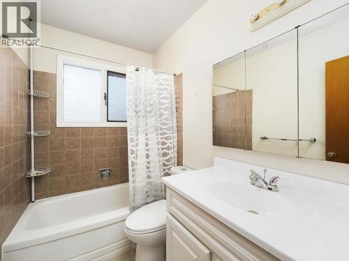 386 E Central Street, Prince George, BC - Indoor Photo Showing Bathroom