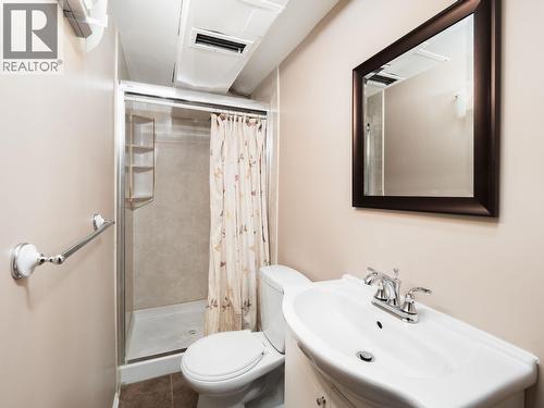 386 E Central Street, Prince George, BC - Indoor Photo Showing Bathroom