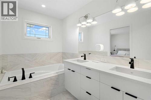 36 Magnolia Bay Se, Calgary, AB - Indoor Photo Showing Bathroom