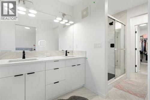 36 Magnolia Bay Se, Calgary, AB - Indoor Photo Showing Bathroom