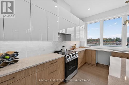 158 Summerside Drive, Frontenac (Frontenac South), ON - Indoor Photo Showing Kitchen With Upgraded Kitchen