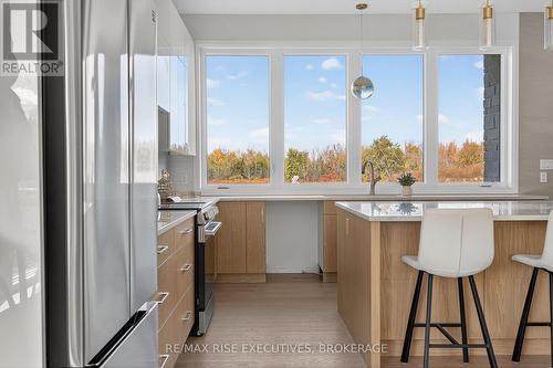158 Summerside Drive, Frontenac (Frontenac South), ON - Indoor Photo Showing Kitchen With Upgraded Kitchen