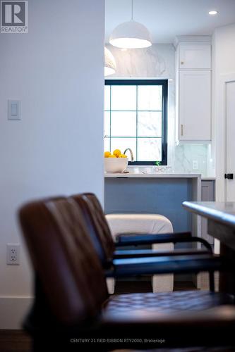 18 Mcnab Street, Strathroy-Caradoc (Se), ON - Indoor