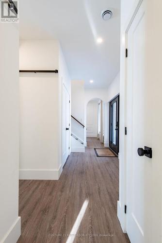 18 Mcnab Street, Strathroy-Caradoc (Se), ON - Indoor Photo Showing Other Room