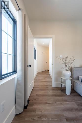 18 Mcnab Street, Strathroy-Caradoc (Se), ON - Indoor Photo Showing Other Room