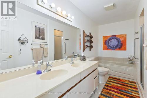 602 - 19 King Street, London East (East K), ON - Indoor Photo Showing Bathroom