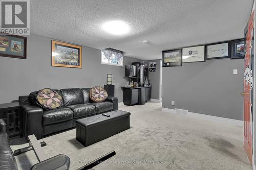 59 Golfview Crescent, London South (South Q), ON - Indoor Photo Showing Living Room