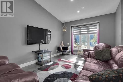 59 Golfview Crescent, London South (South Q), ON - Indoor Photo Showing Living Room