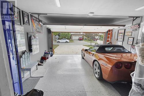 59 Golfview Crescent, London South (South Q), ON - Indoor Photo Showing Garage