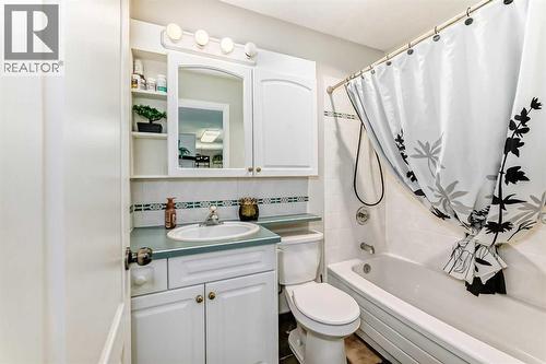 314, 5326 47 Avenue, Red Deer, AB - Indoor Photo Showing Bathroom