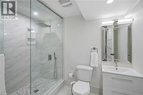 15 Andres Street, Virgil, ON - Indoor Photo Showing Bathroom