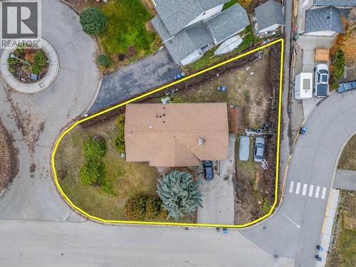 Situated on a 0.21 acre corner lot - 758 Josselyn Court, Kelowna, BC - 