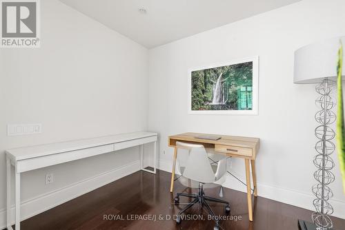 Den - 401 - 55 Delisle Avenue, Toronto, ON - Indoor Photo Showing Other Room