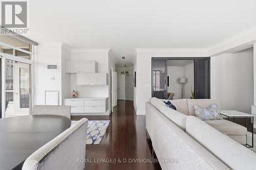 Hallway to Bedrooms - 401 - 55 Delisle Avenue, Toronto, ON - Indoor Photo Showing Living Room