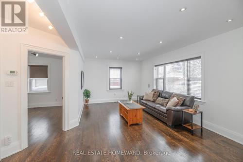 237 Ferris Road, Toronto, ON - Indoor Photo Showing Living Room