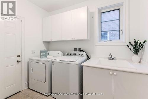 23 Samson Trail, King, ON - Indoor Photo Showing Laundry Room