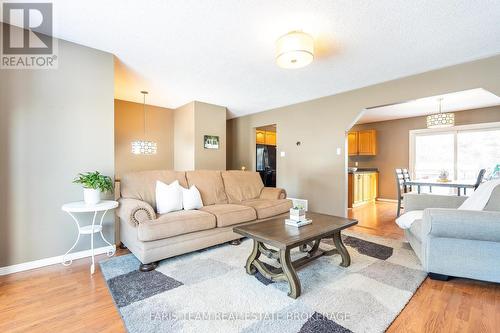 52 Roth Street, Essa, ON - Indoor Photo Showing Living Room