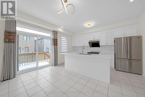 48 Crofting Crescent, Markham, ON - Indoor Photo Showing Kitchen