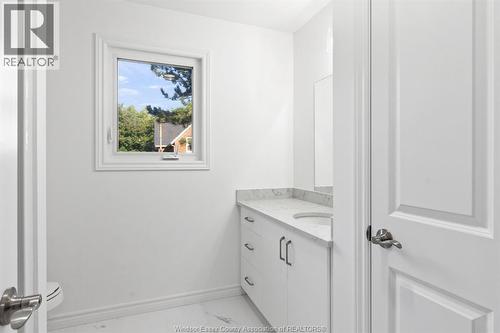 100 Erie Street North, Ridgetown, ON - Indoor Photo Showing Bathroom