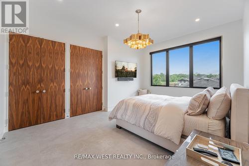 83 Navigation Drive, Prince Edward County, ON - Indoor Photo Showing Bedroom