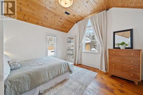 27 Durham St Street, Grey Highlands, ON - Indoor Photo Showing Bedroom