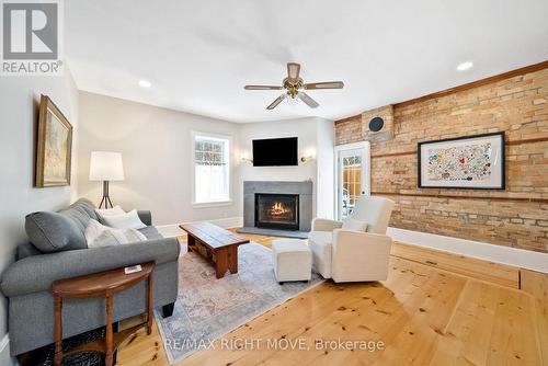 27 Durham St Street, Grey Highlands, ON - Indoor Photo Showing Living Room With Fireplace
