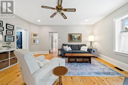 27 Durham St Street, Grey Highlands, ON - Indoor Photo Showing Living Room