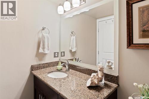 1501 320 5Th Avenue N, Saskatoon, SK - Indoor Photo Showing Bathroom