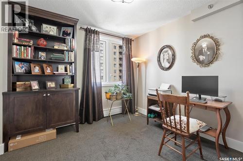 1501 320 5Th Avenue N, Saskatoon, SK - Indoor Photo Showing Office