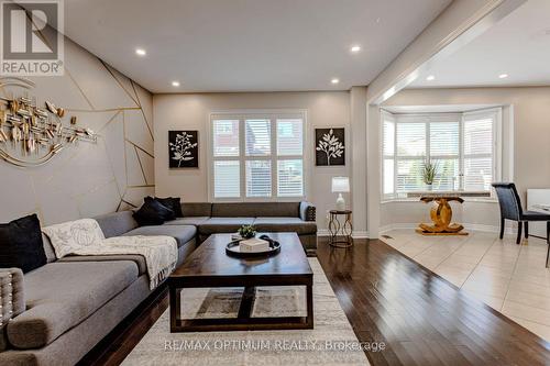 150 Lloyd Sanderson Drive, Brampton, ON - Indoor Photo Showing Living Room