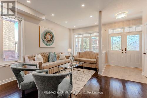 150 Lloyd Sanderson Drive, Brampton, ON - Indoor Photo Showing Living Room