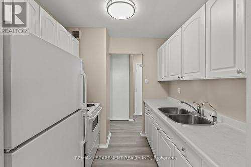 1004 - 359 Geneva Street, St. Catharines, ON - Indoor Photo Showing Kitchen With Double Sink