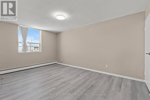 1004 - 359 Geneva Street, St. Catharines, ON - Indoor Photo Showing Other Room