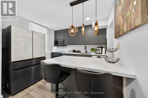 324 - 350 Quigley Road, Hamilton, ON - Indoor Photo Showing Kitchen