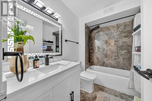 324 - 350 Quigley Road, Hamilton, ON - Indoor Photo Showing Bathroom