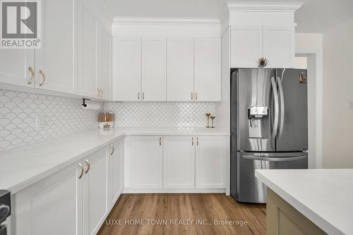 136 Harpin Way E, Centre Wellington, ON - Indoor Photo Showing Kitchen