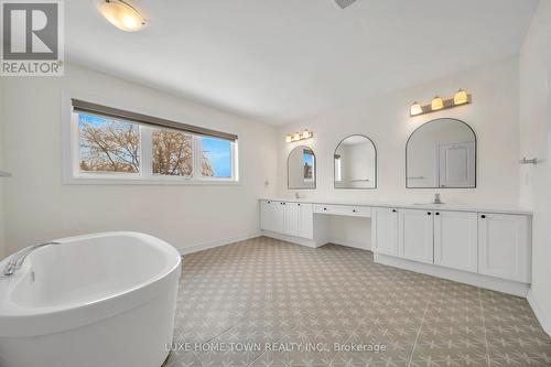 136 Harpin Way E, Centre Wellington, ON - Indoor Photo Showing Bathroom