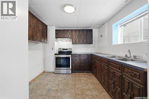 255 Southwood Drive, Prince Albert, SK - Indoor Photo Showing Kitchen With Double Sink