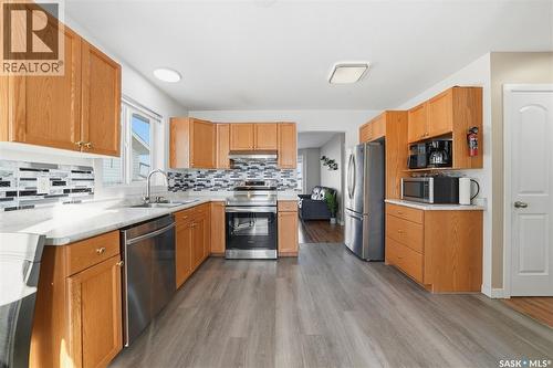 255 Southwood Drive, Prince Albert, SK - Indoor Photo Showing Kitchen With Double Sink