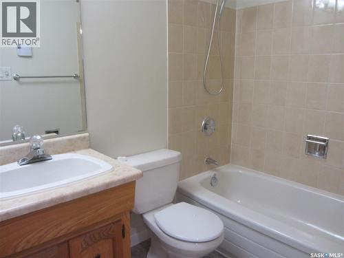 542 Christopher Lane, Saskatoon, SK - Indoor Photo Showing Bathroom