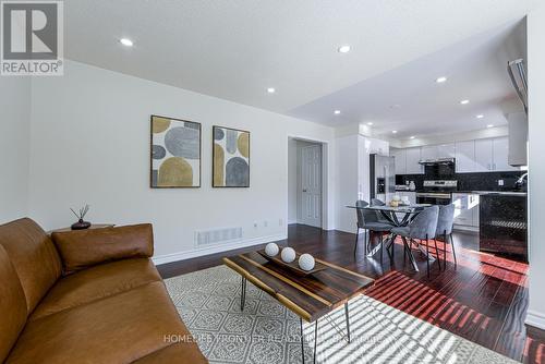 3391 Bruzan Crescent, Mississauga, ON - Indoor Photo Showing Living Room