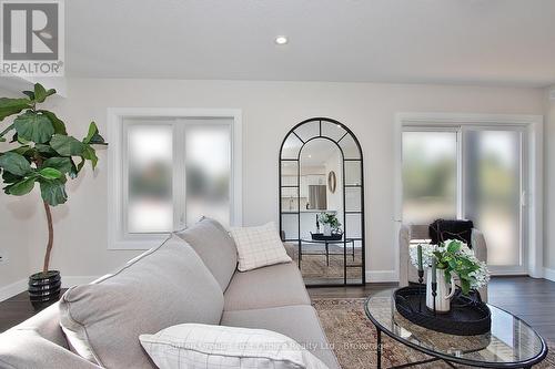 Unit 40 - 3202 Vivian Line, Stratford, ON - Indoor Photo Showing Living Room