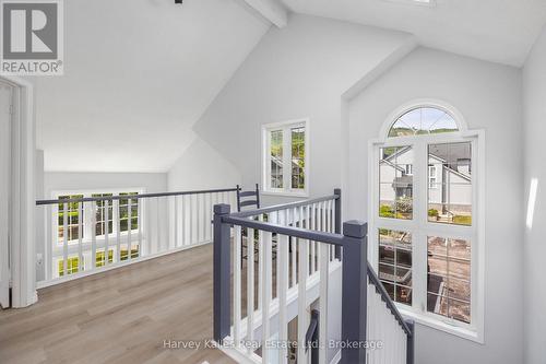 Upper Loft with big windows and west sunlight - 37 - 146 Settler'S Way, Blue Mountains, ON - Indoor Photo Showing Other Room