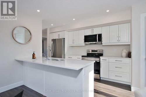 Unit 42 - 3202 Vivian Line, Stratford, ON - Indoor Photo Showing Kitchen