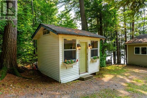 Unit #8 - 1111 Buckeye Road, Muskoka Lakes (Medora), ON - Outdoor With Exterior
