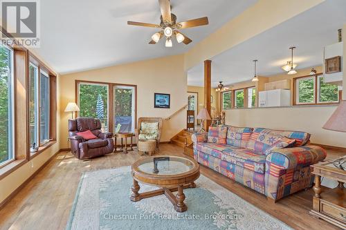Unit #8 - 1111 Buckeye Road, Muskoka Lakes (Medora), ON - Indoor Photo Showing Living Room